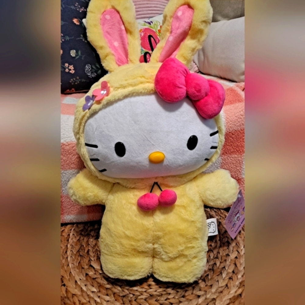 🐣Hello Kitty Easter Greeter-CVS Exclusive is ready to ship before Easter